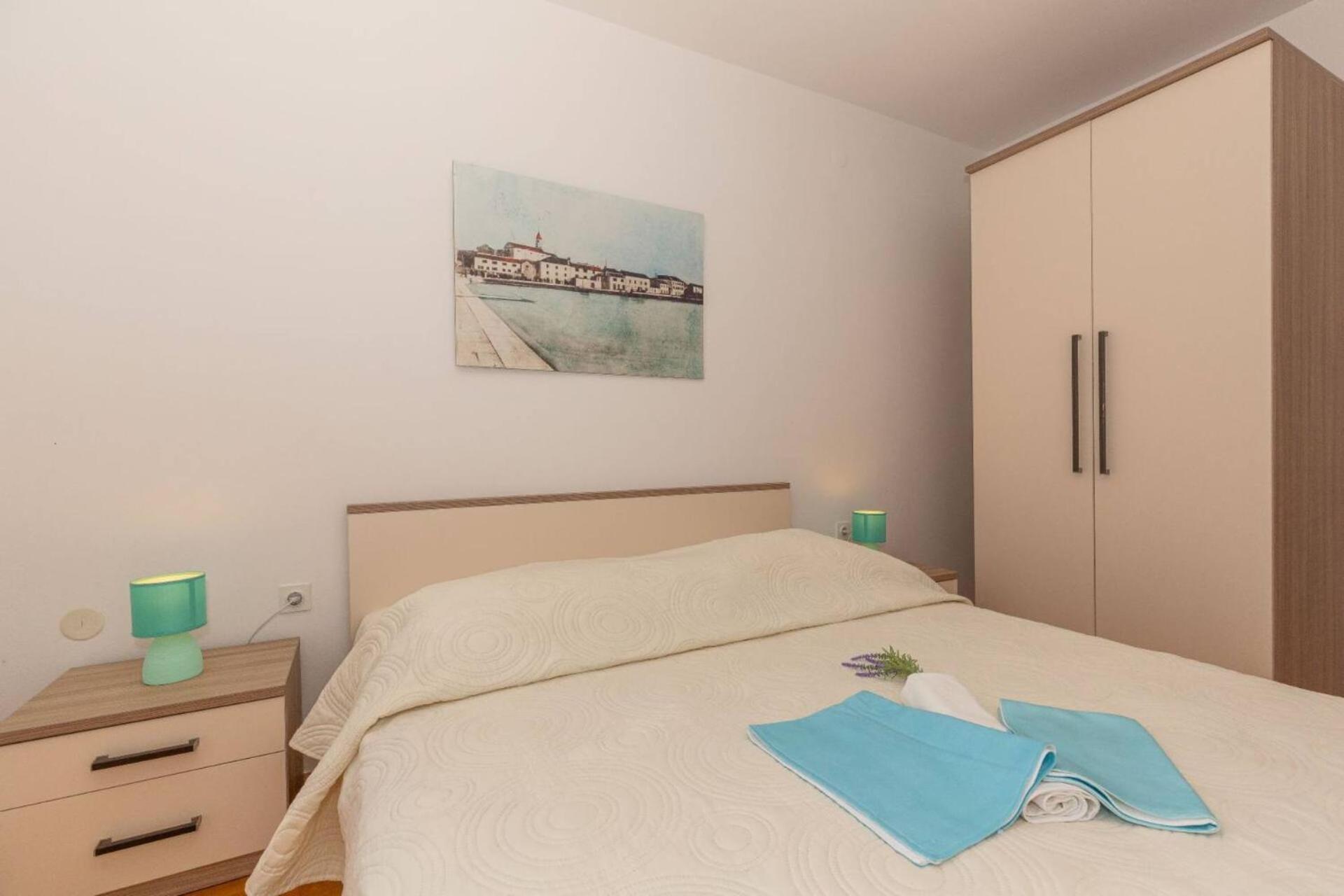 Three Bedroom Apartment In Biograd 비오그라드나모루 외부 사진