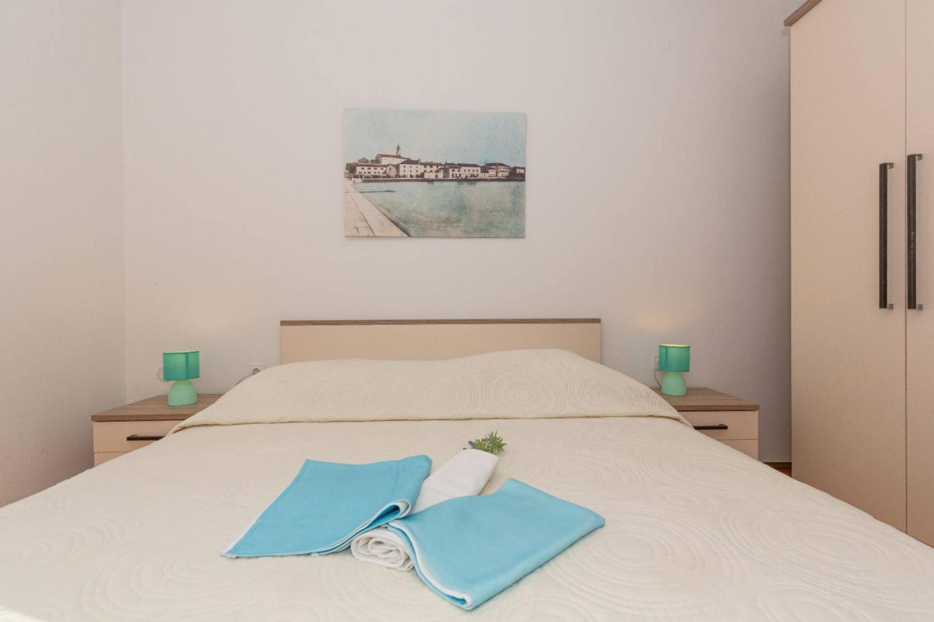 Three Bedroom Apartment In Biograd 비오그라드나모루 외부 사진