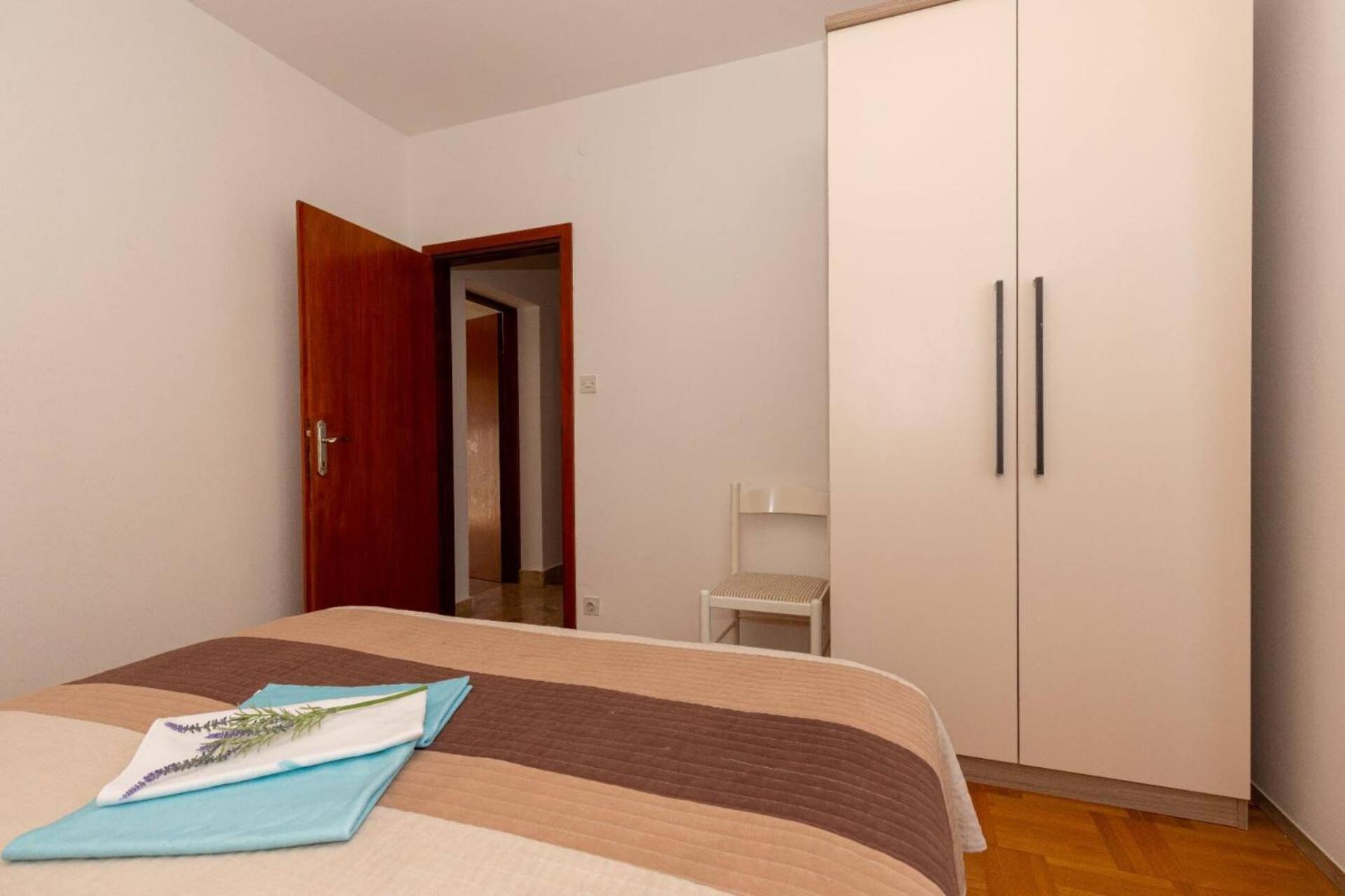Three Bedroom Apartment In Biograd 비오그라드나모루 외부 사진