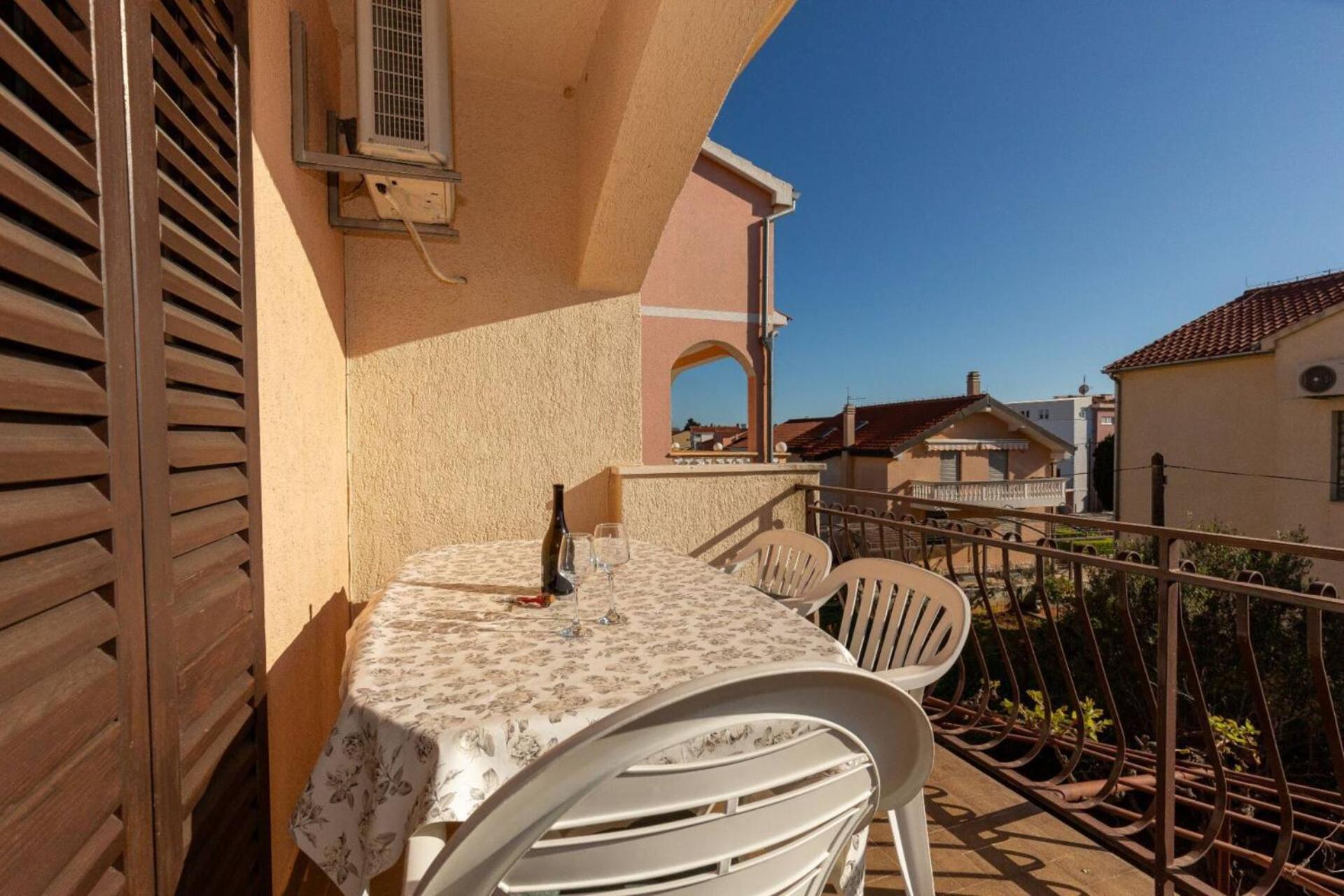 Three Bedroom Apartment In Biograd 비오그라드나모루 외부 사진