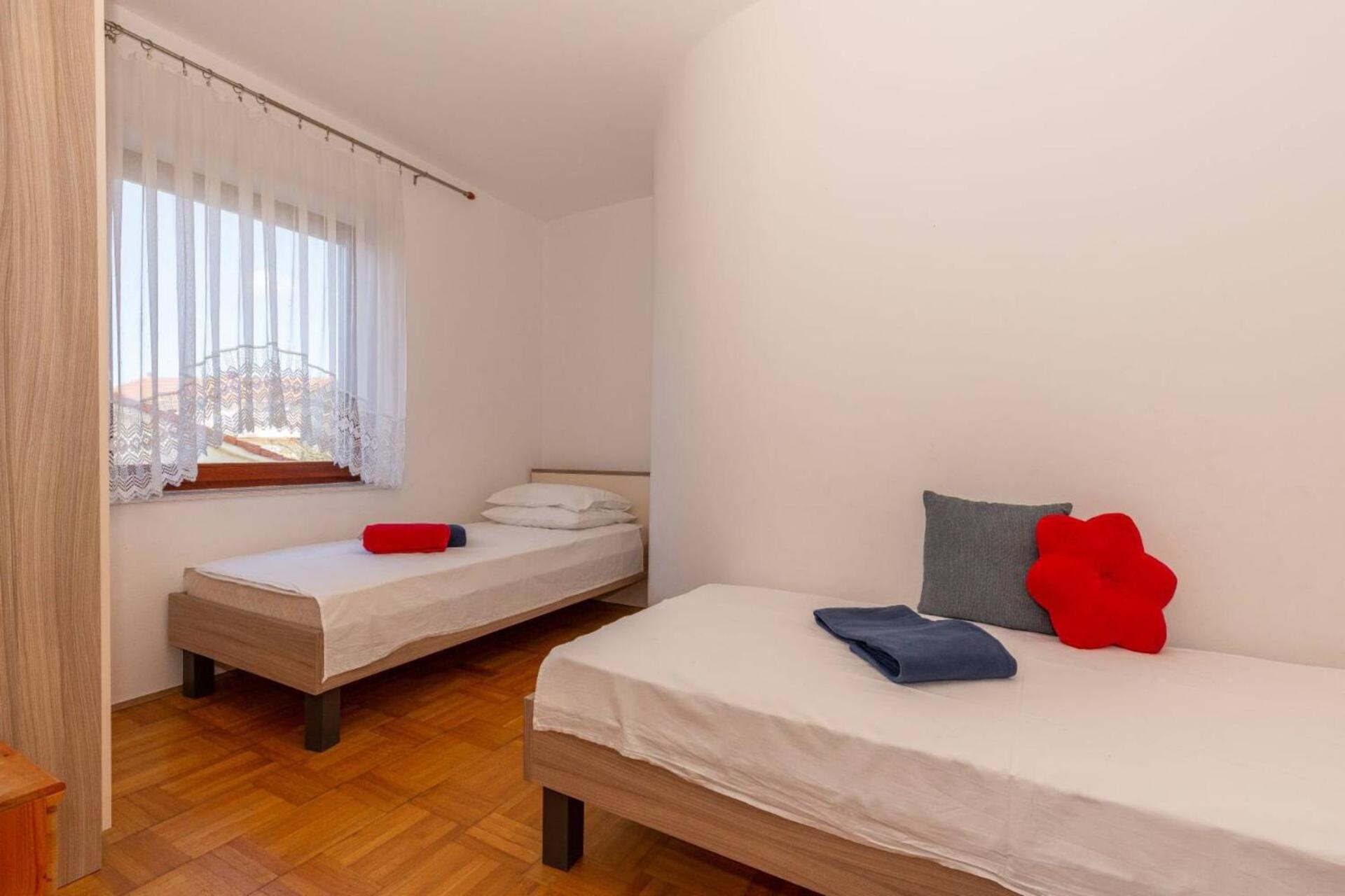 Three Bedroom Apartment In Biograd 비오그라드나모루 외부 사진