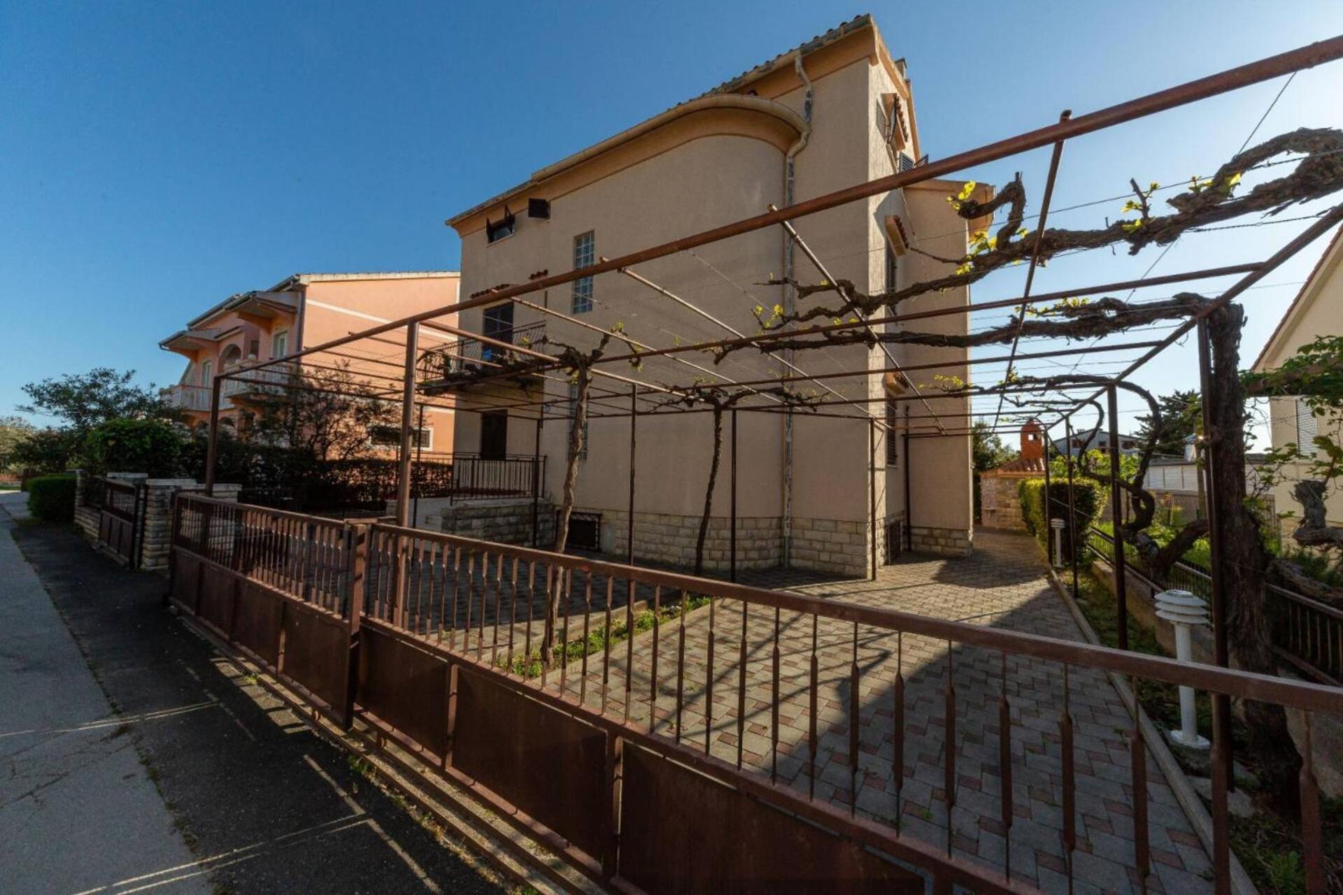 Three Bedroom Apartment In Biograd 비오그라드나모루 외부 사진