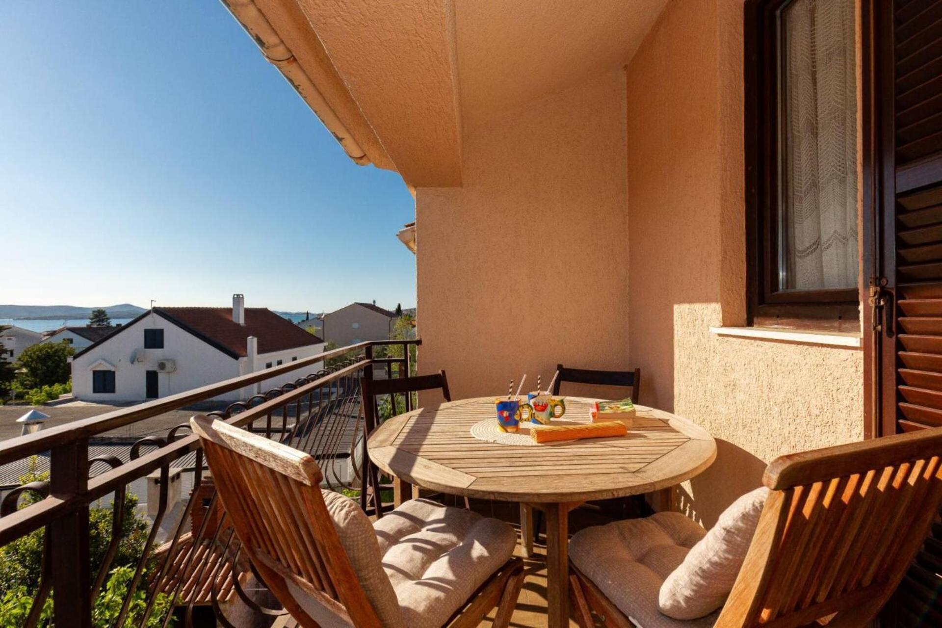Three Bedroom Apartment In Biograd 비오그라드나모루 외부 사진