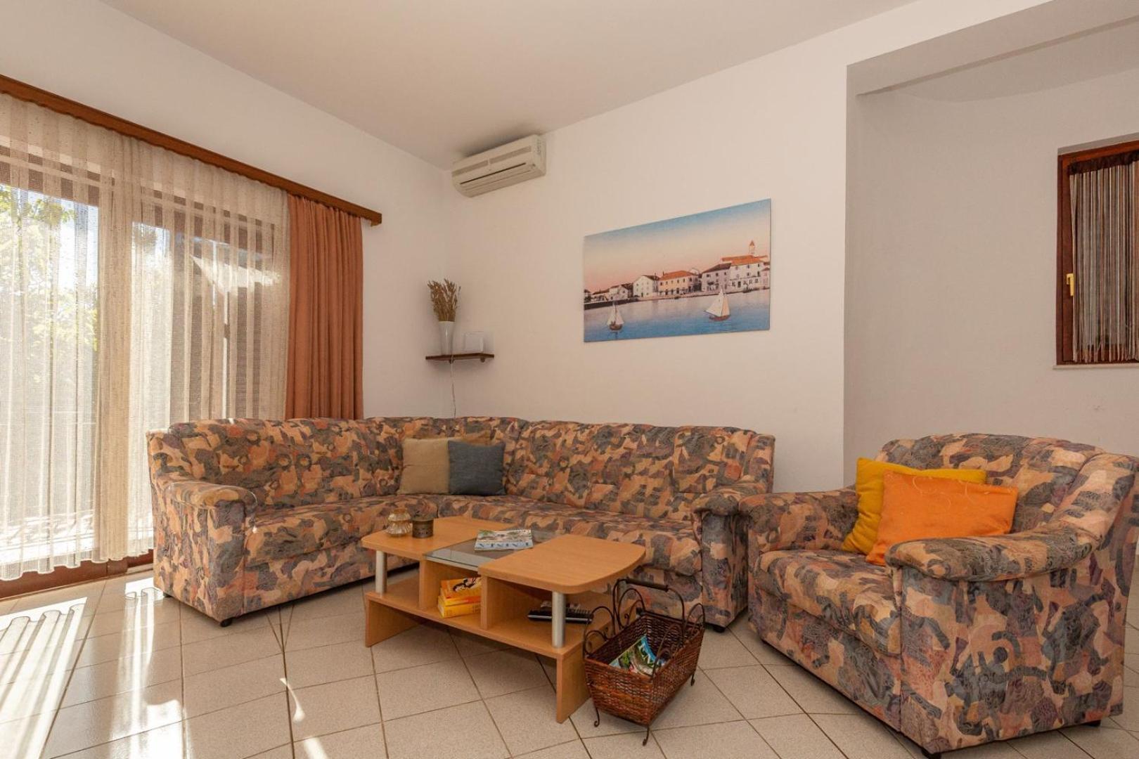 Three Bedroom Apartment In Biograd 비오그라드나모루 외부 사진