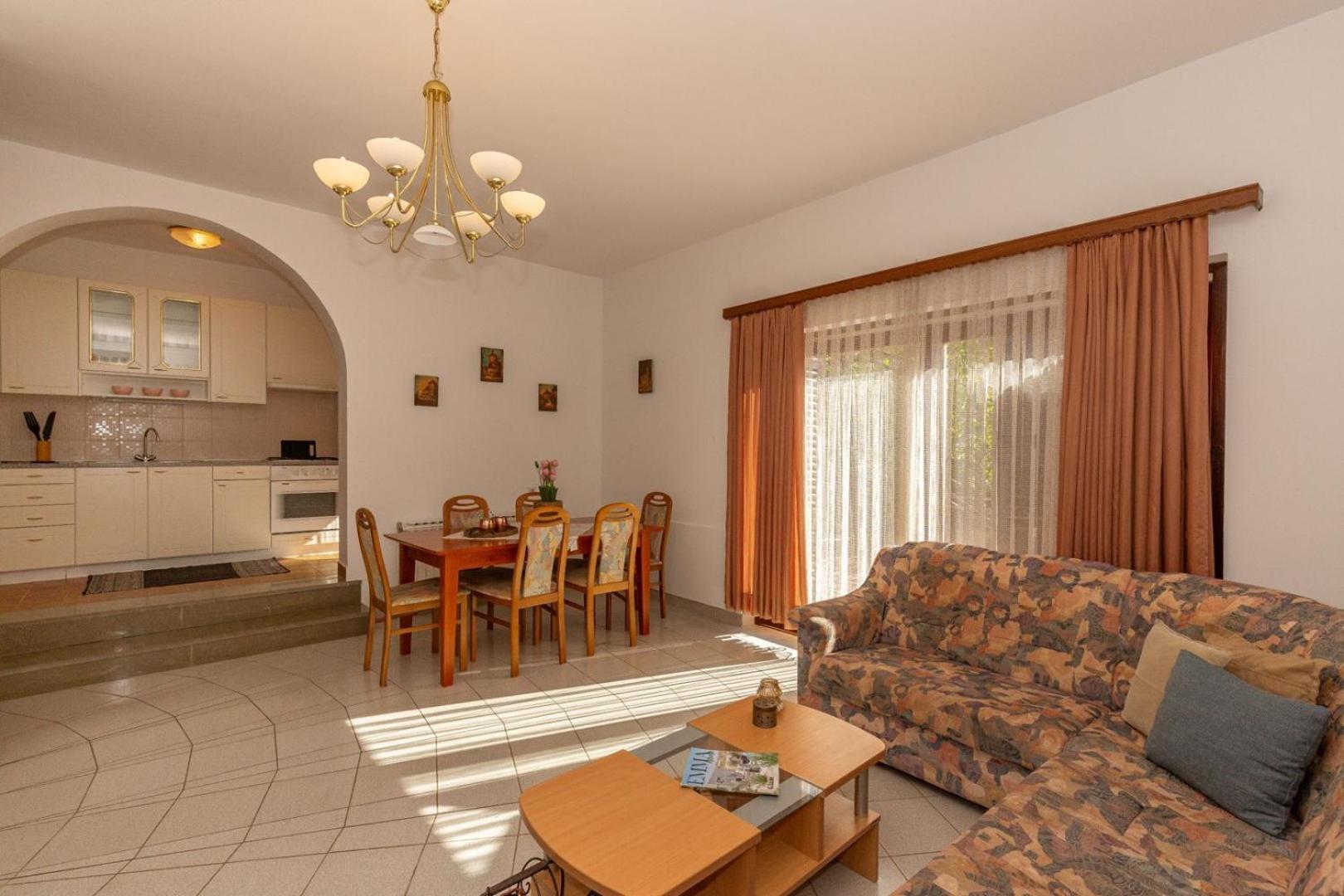 Three Bedroom Apartment In Biograd 비오그라드나모루 외부 사진