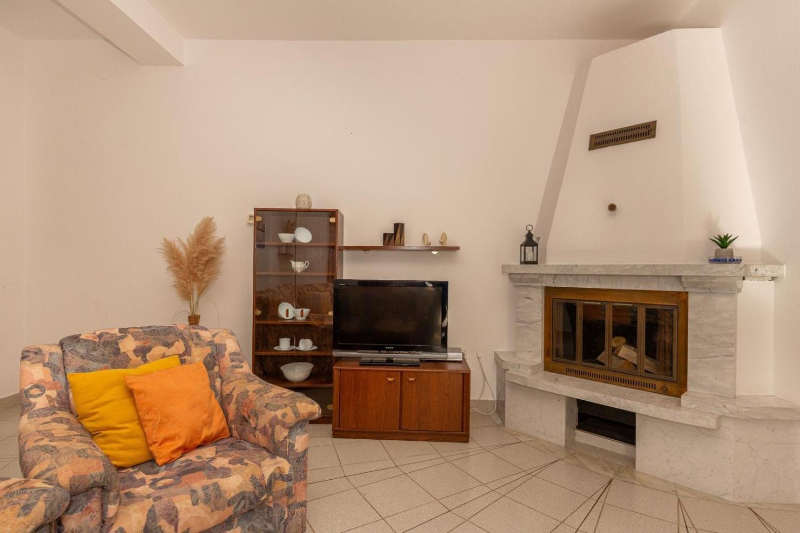Three Bedroom Apartment In Biograd 비오그라드나모루 외부 사진