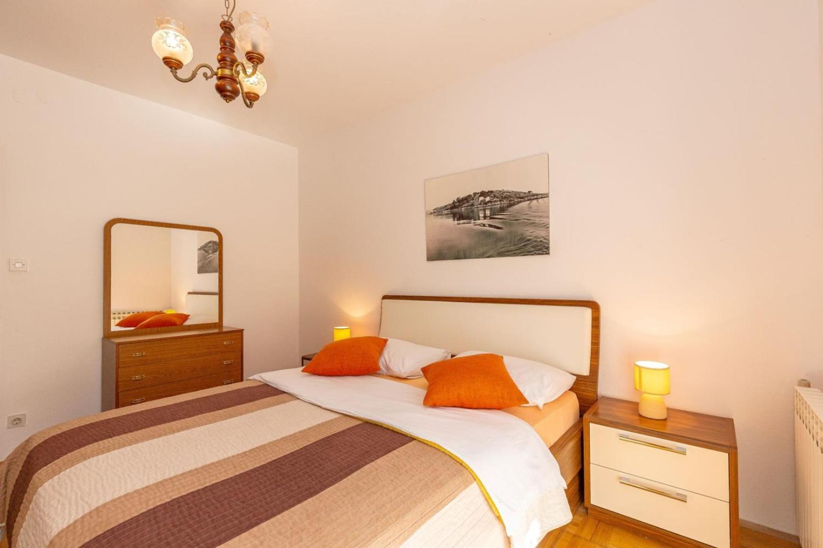 Three Bedroom Apartment In Biograd 비오그라드나모루 외부 사진